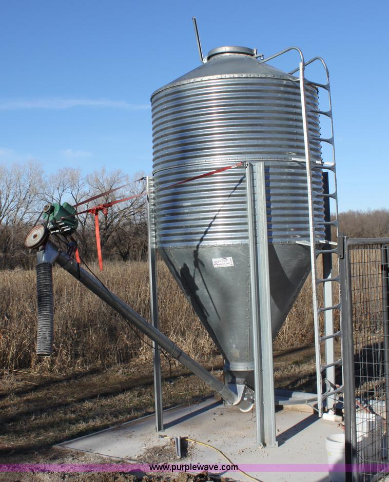 300 bushel grain bin in Towanda, KS Item B8804 sold Purple Wave
