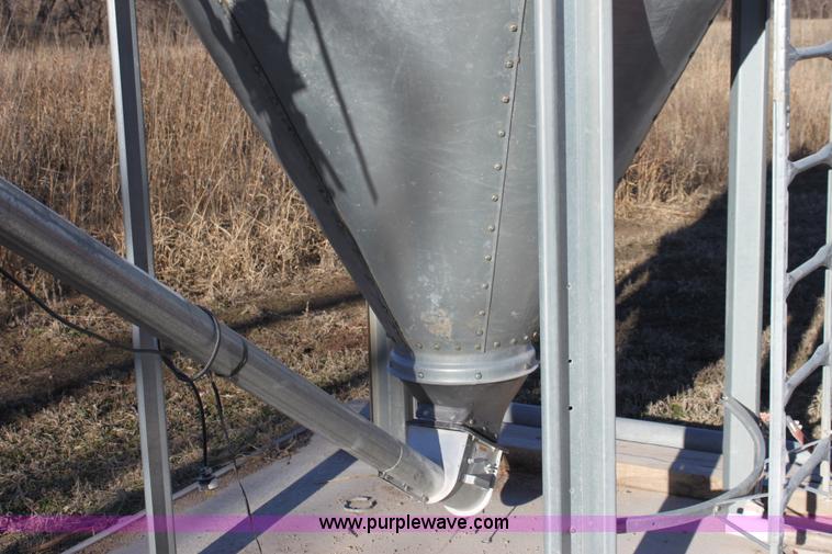 image for item B8804 300 bushel grain bin