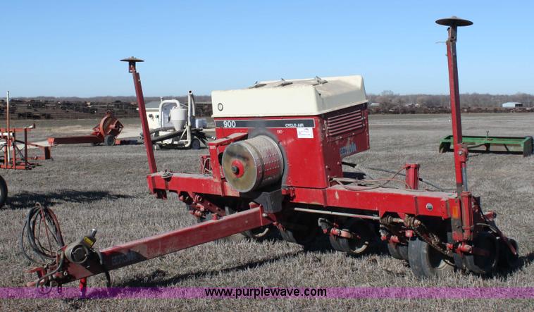 image for item B8809 Case IH 900 Cyclo Air six row planter