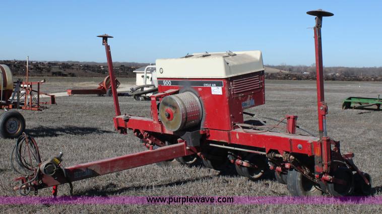 image for item B8809 Case IH 900 Cyclo Air six row planter