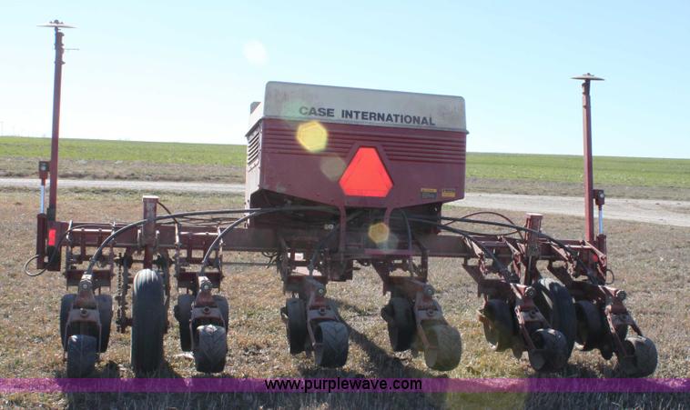 image for item B8809 Case IH 900 Cyclo Air six row planter