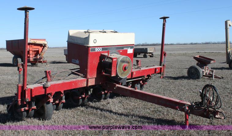 image for item B8809 Case IH 900 Cyclo Air six row planter