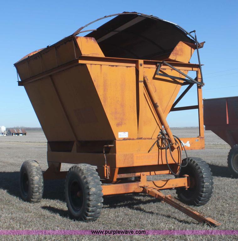 image for item B8815 Richardton 1200 multi-purpose dump wagon