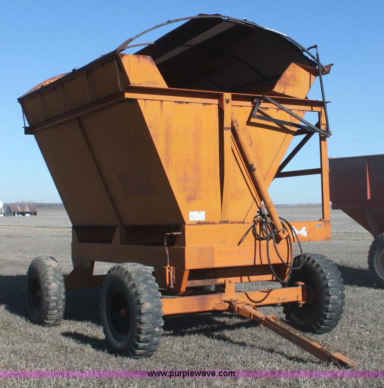 image for item B8815 Richardton 1200 multi-purpose dump wagon