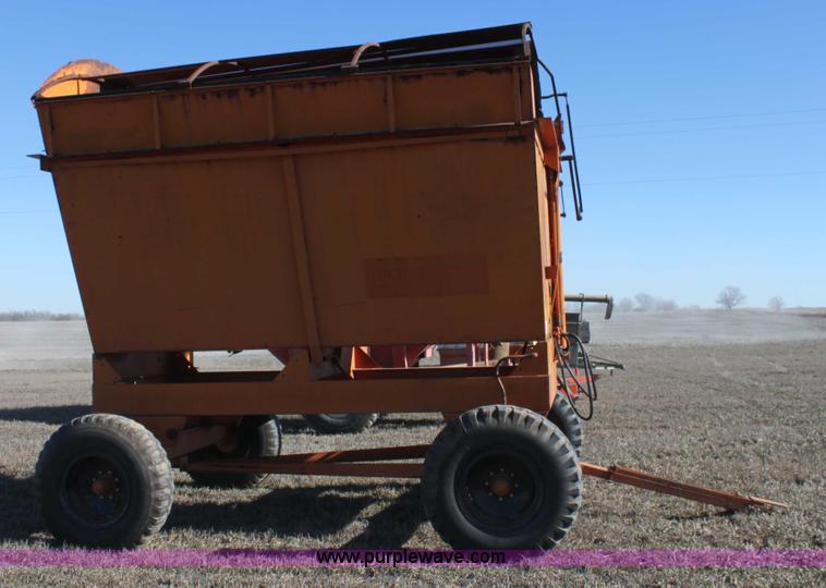 image for item B8815 Richardton 1200 multi-purpose dump wagon