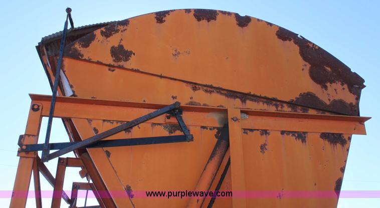 image for item B8815 Richardton 1200 multi-purpose dump wagon