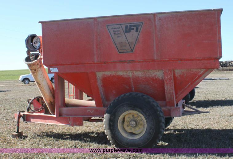image for item B8816 United Farm Tools 400 bushel grain cart