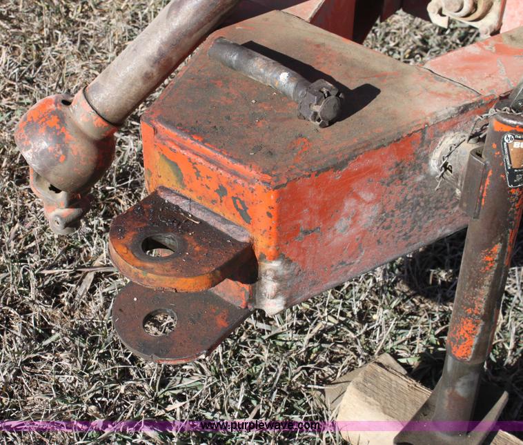 image for item B8816 United Farm Tools 400 bushel grain cart