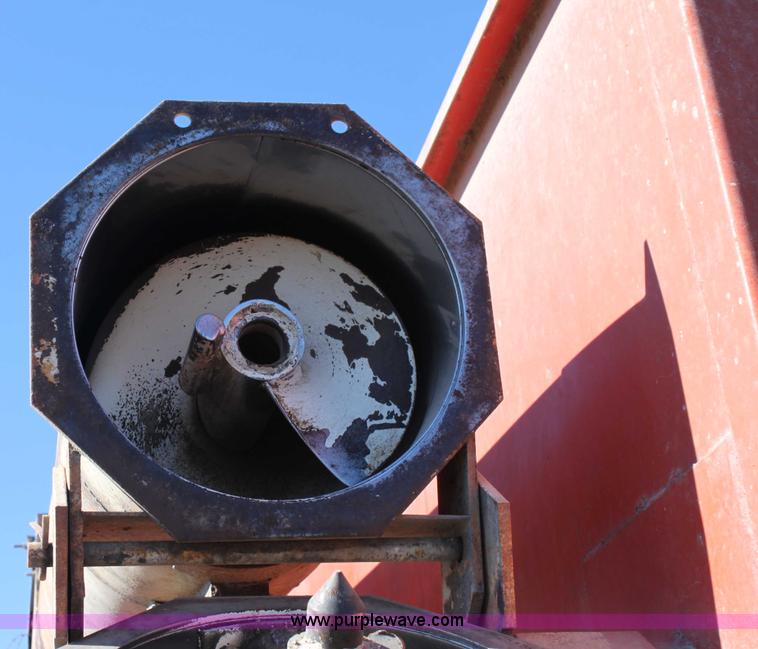 image for item B8816 United Farm Tools 400 bushel grain cart