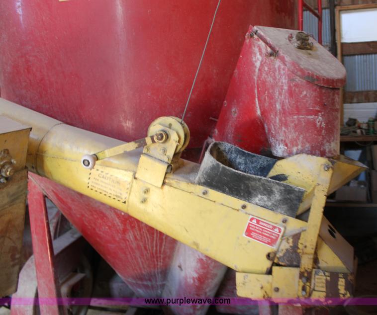 image for item B8829 New Holland 354 grinder