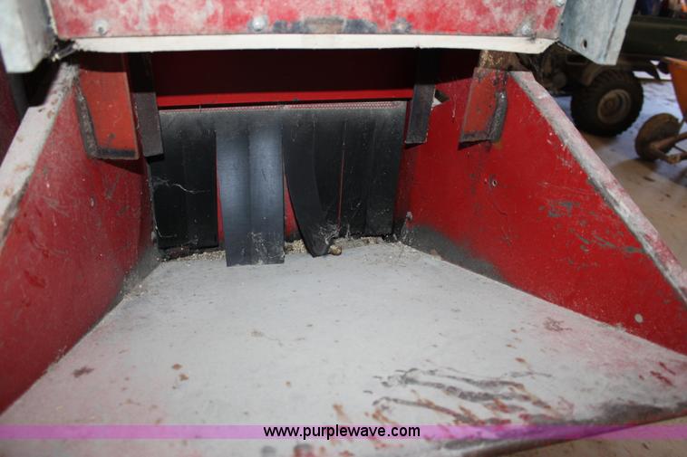 image for item B8829 New Holland 354 grinder