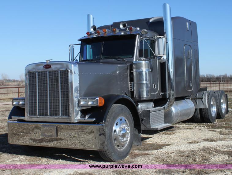 image for item B8834 1996 Peterbilt 379 semi truck