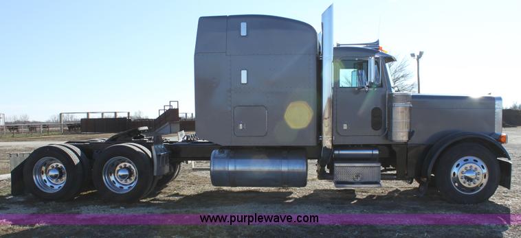 image for item B8834 1996 Peterbilt 379 semi truck