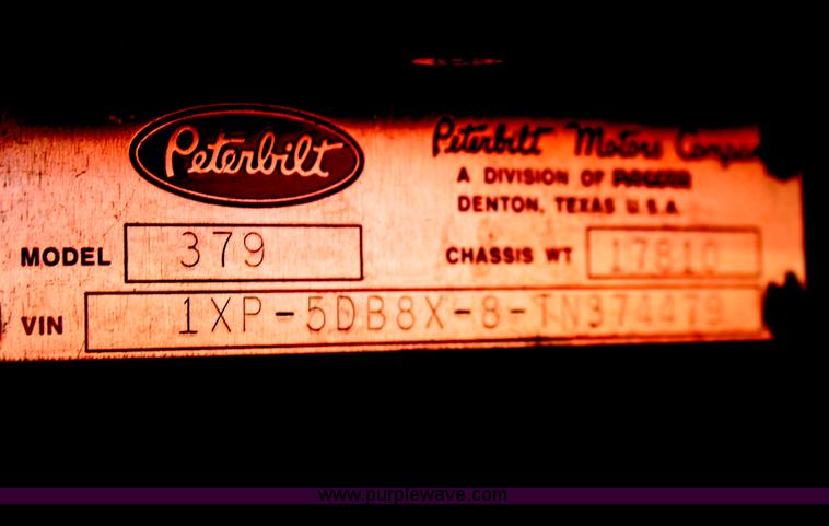 image for item B8834 1996 Peterbilt 379 semi truck