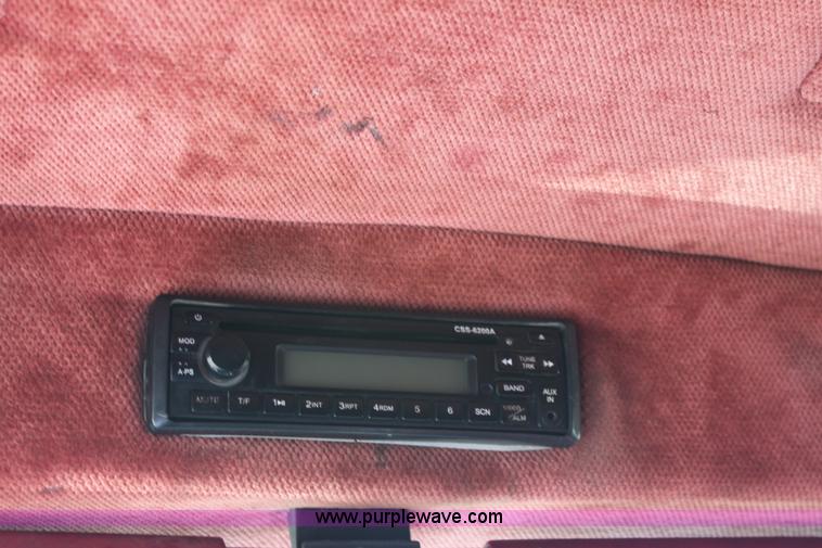 image for item B8834 1996 Peterbilt 379 semi truck