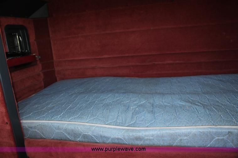 image for item B8834 1996 Peterbilt 379 semi truck