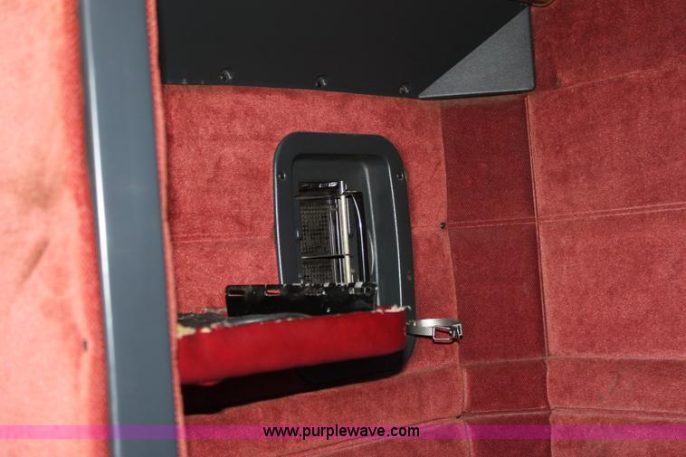 image for item B8834 1996 Peterbilt 379 semi truck