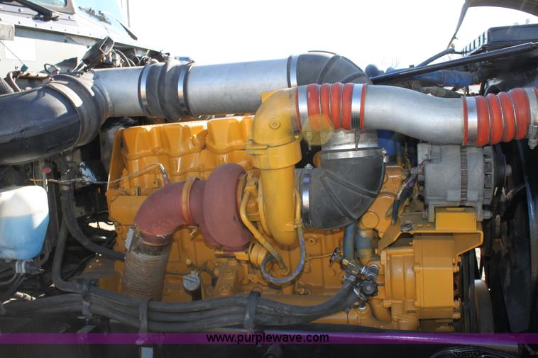 image for item B8834 1996 Peterbilt 379 semi truck