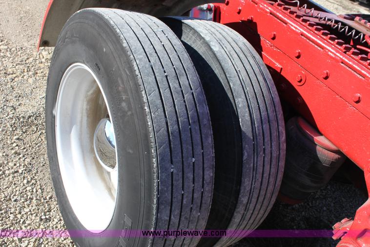 image for item B8835 2000 Peterbilt 379 semi truck