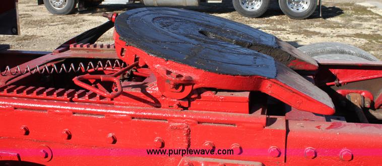 image for item B8835 2000 Peterbilt 379 semi truck