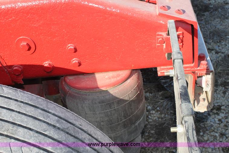 image for item B8835 2000 Peterbilt 379 semi truck