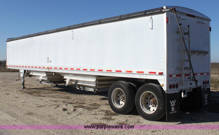 image for item B8836 1999 Wilson 43' grain trailer
