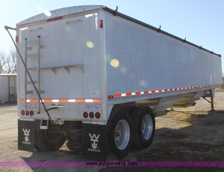 image for item B8836 1999 Wilson 43' grain trailer