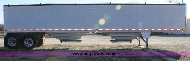 image for item B8836 1999 Wilson 43' grain trailer