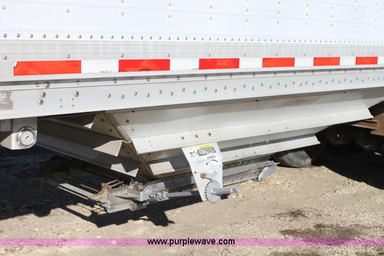image for item B8836 1999 Wilson 43' grain trailer