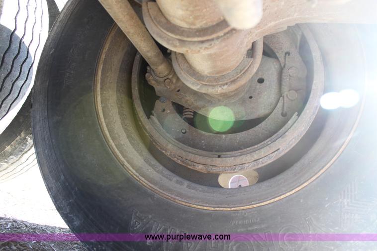 image for item B8836 1999 Wilson 43' grain trailer