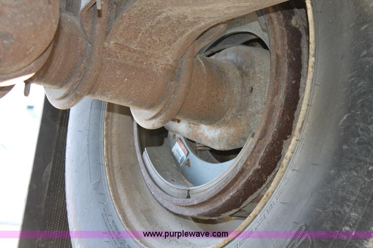 image for item B8836 1999 Wilson 43' grain trailer