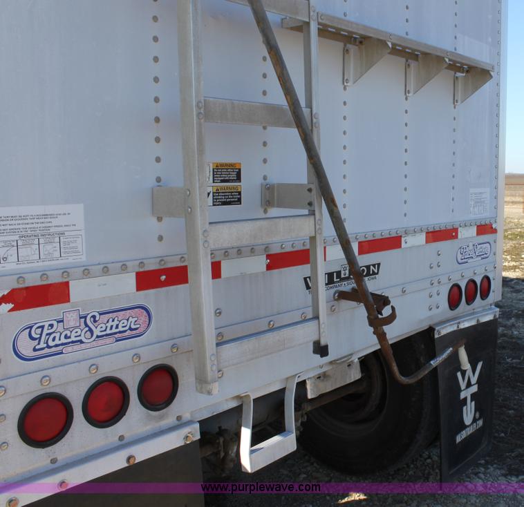 image for item B8836 1999 Wilson 43' grain trailer
