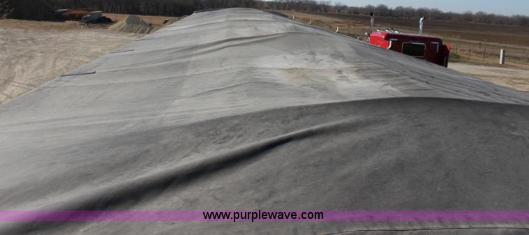 image for item B8836 1999 Wilson 43' grain trailer