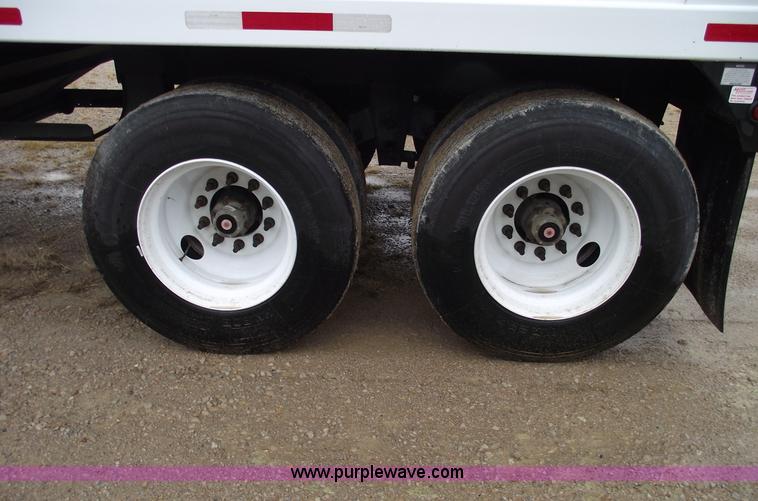 image for item C5955 2009 Maurer 36' hopper trailer