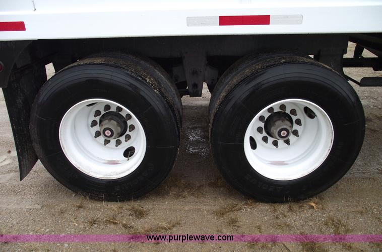 image for item C5955 2009 Maurer 36' hopper trailer