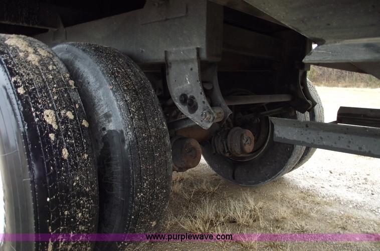 image for item C5955 2009 Maurer 36' hopper trailer