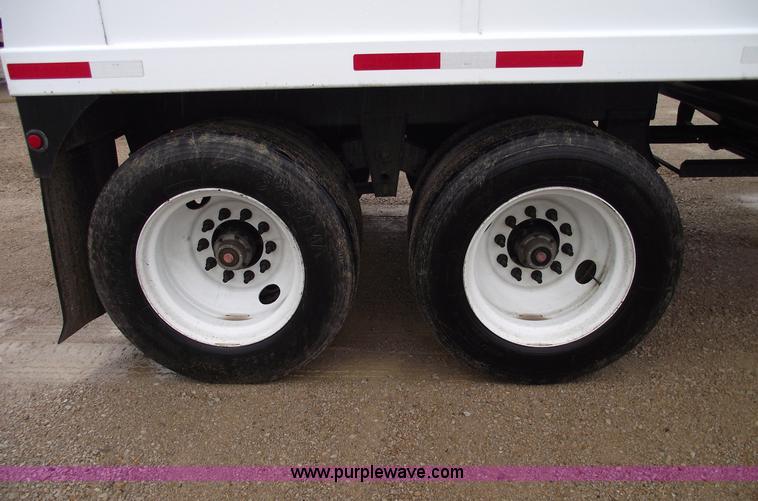 image for item C5956 2009 Maurer 36' hopper trailer