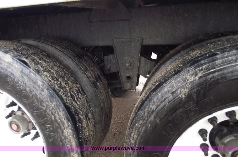 image for item C5956 2009 Maurer 36' hopper trailer