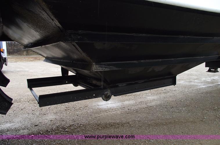 image for item C5956 2009 Maurer 36' hopper trailer