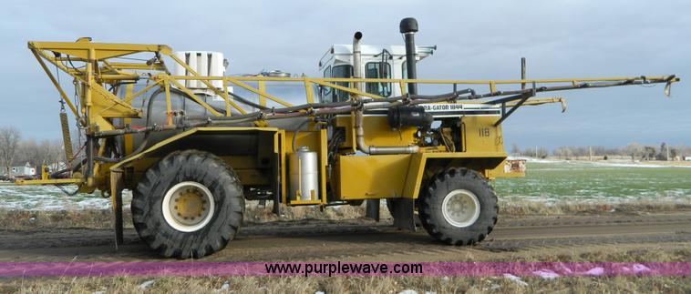 image for item D8671 1994 Ag-Chem TerraGator 1844 self propelled sprayer