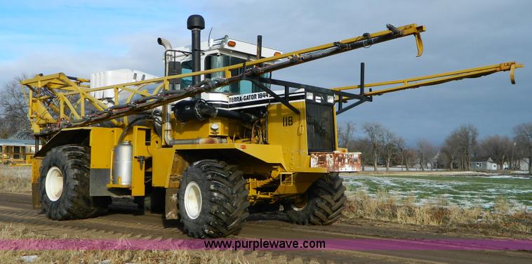 image for item D8671 1994 Ag-Chem TerraGator 1844 self propelled sprayer