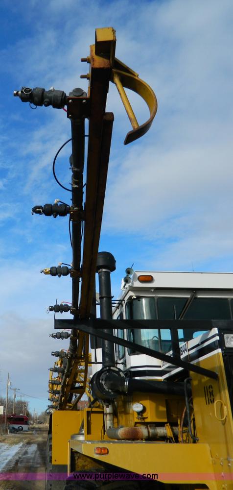 image for item D8671 1994 Ag-Chem TerraGator 1844 self propelled sprayer