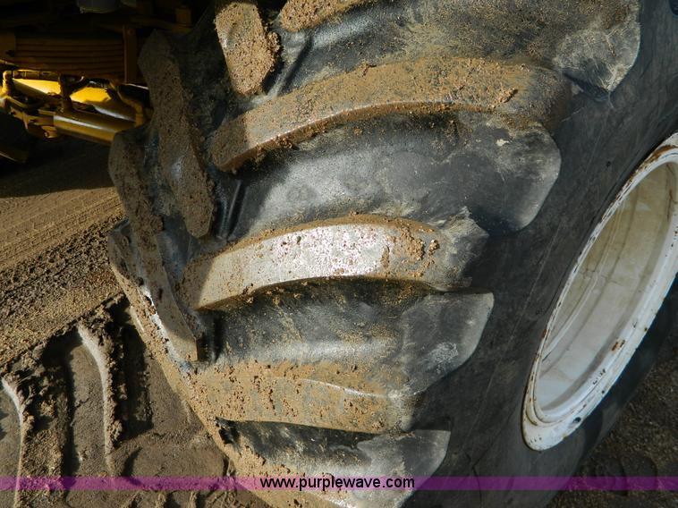 image for item D8671 1994 Ag-Chem TerraGator 1844 self propelled sprayer