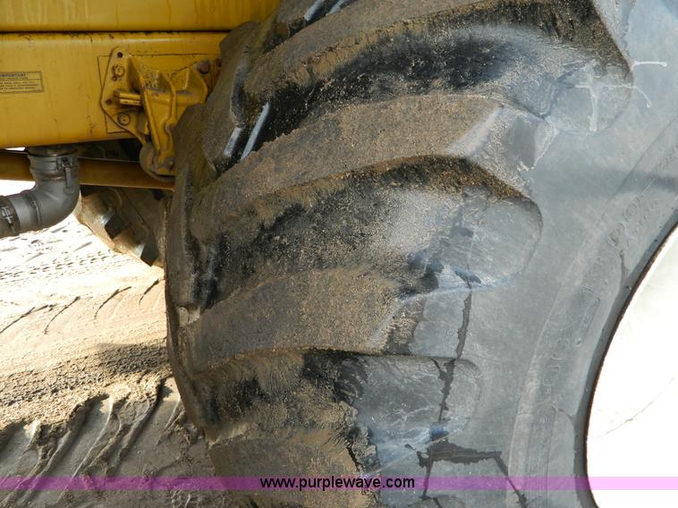 image for item D8671 1994 Ag-Chem TerraGator 1844 self propelled sprayer