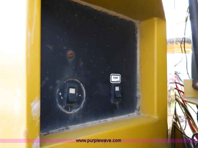 image for item D8671 1994 Ag-Chem TerraGator 1844 self propelled sprayer