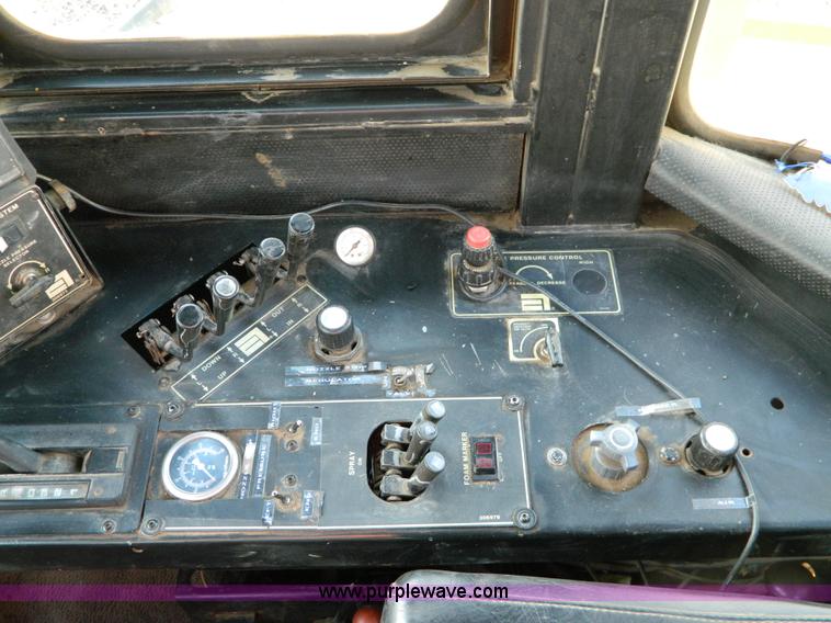 image for item D8671 1994 Ag-Chem TerraGator 1844 self propelled sprayer