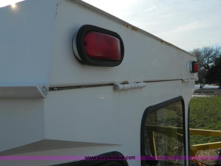 image for item D8671 1994 Ag-Chem TerraGator 1844 self propelled sprayer