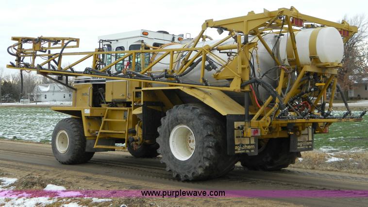 image for item D8672 1997 Ag-Chem TerraGator 1844 self propelled sprayer