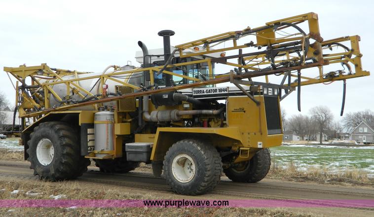 image for item D8672 1997 Ag-Chem TerraGator 1844 self propelled sprayer