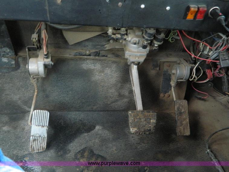 image for item D8672 1997 Ag-Chem TerraGator 1844 self propelled sprayer